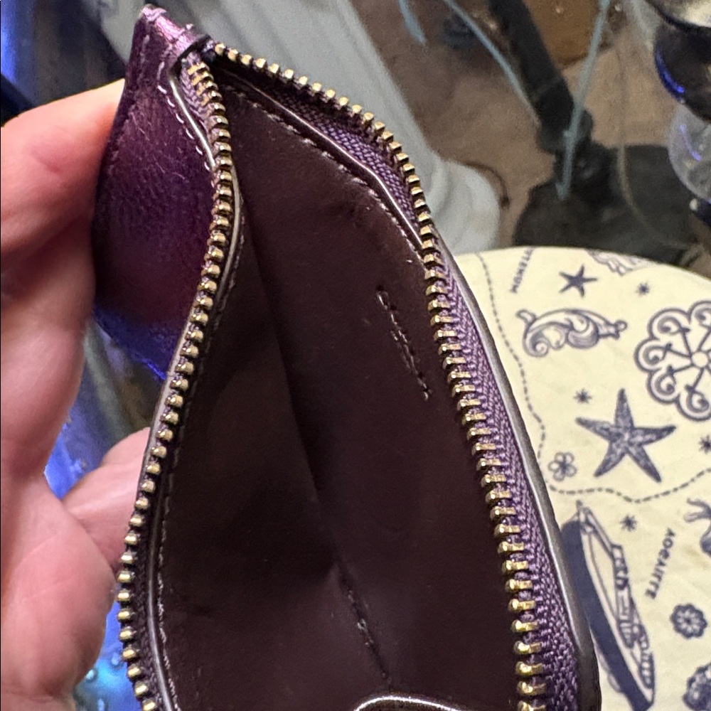 Coach Metallic Purple Pebbled Leather Zip Card Case with Gold Logo - Picture 4 of 4